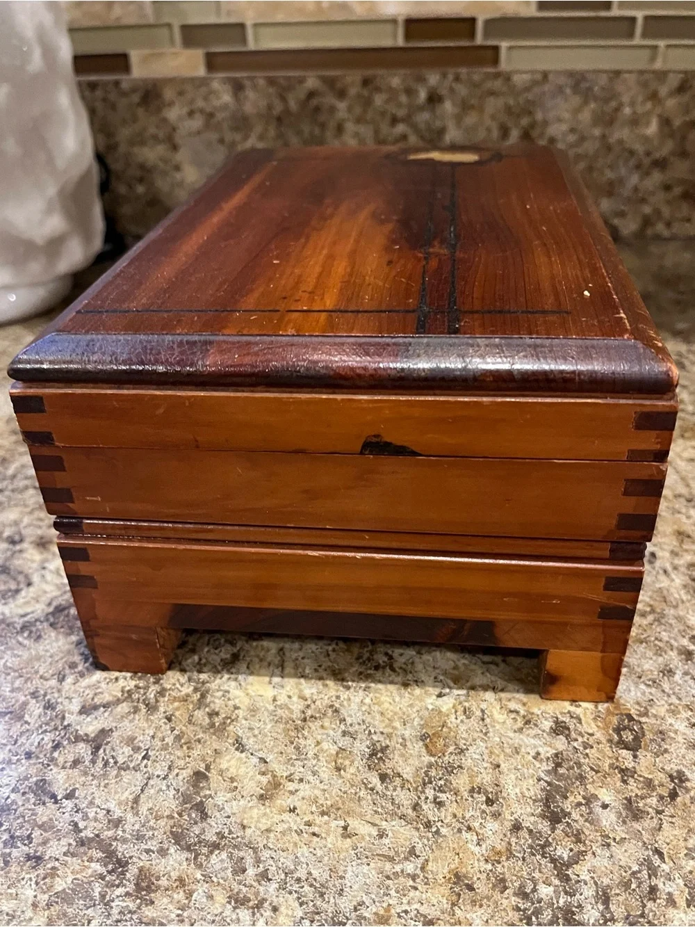 Vintage 1940s Cedar CAMEO SILHOUETTE Jewelry / Stash Keepsake Box